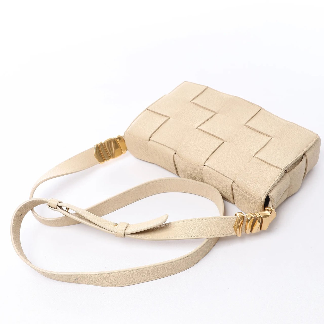 Bottega Veneta Cassette Maxi Intrecciato Leather Crossbody Bag in Beige Beige
