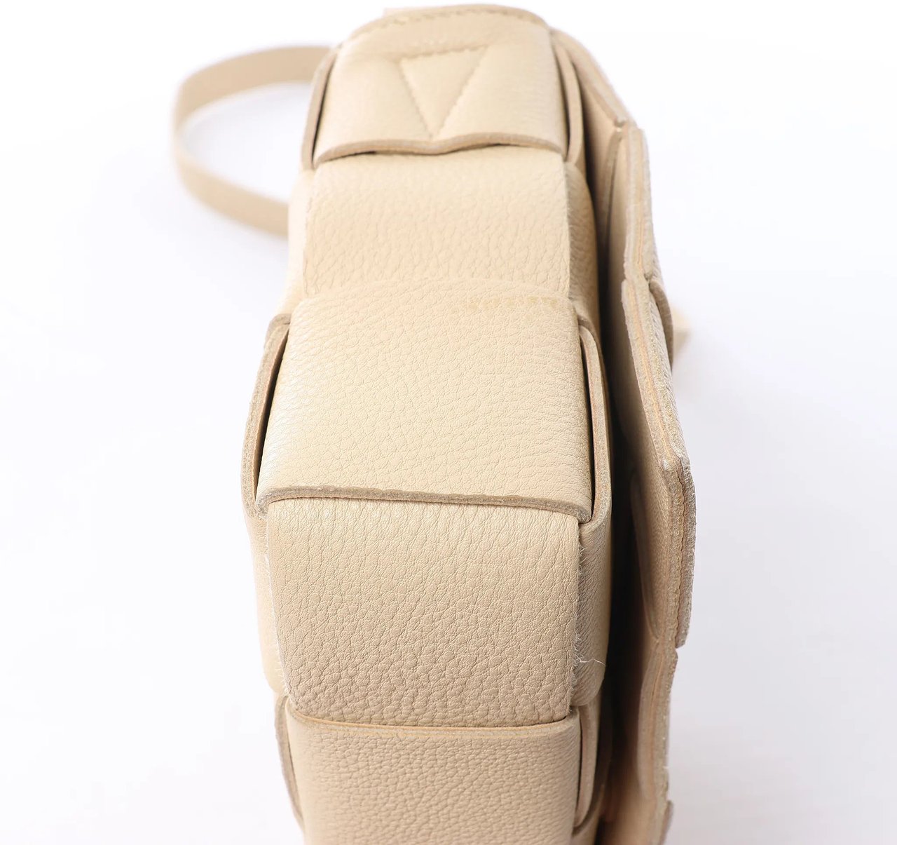 Bottega Veneta Cassette Maxi Intrecciato Leather Crossbody Bag in Beige Beige