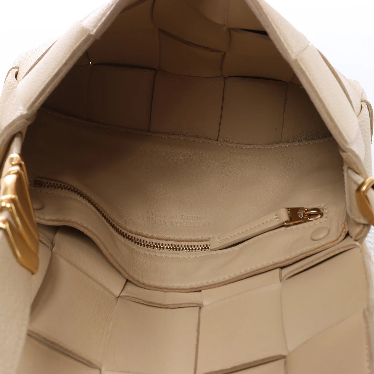 Bottega Veneta Cassette Maxi Intrecciato Leather Crossbody Bag in Beige Beige