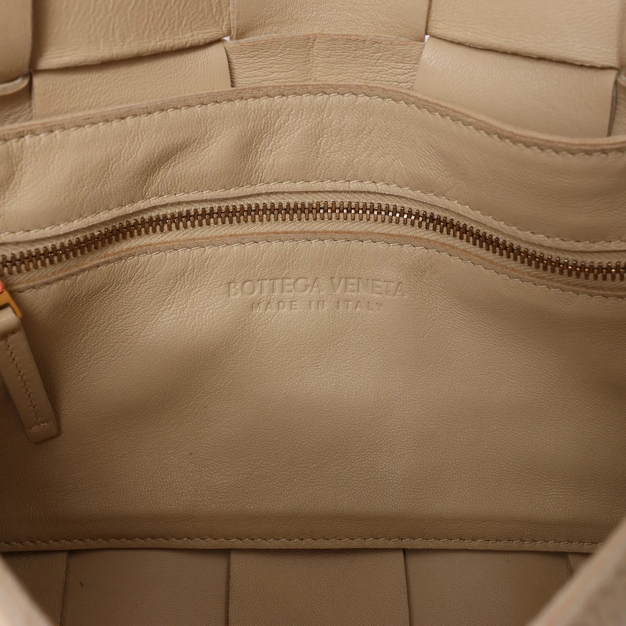 Bottega Veneta Cassette Maxi Intrecciato Leather Crossbody Bag in Beige Beige