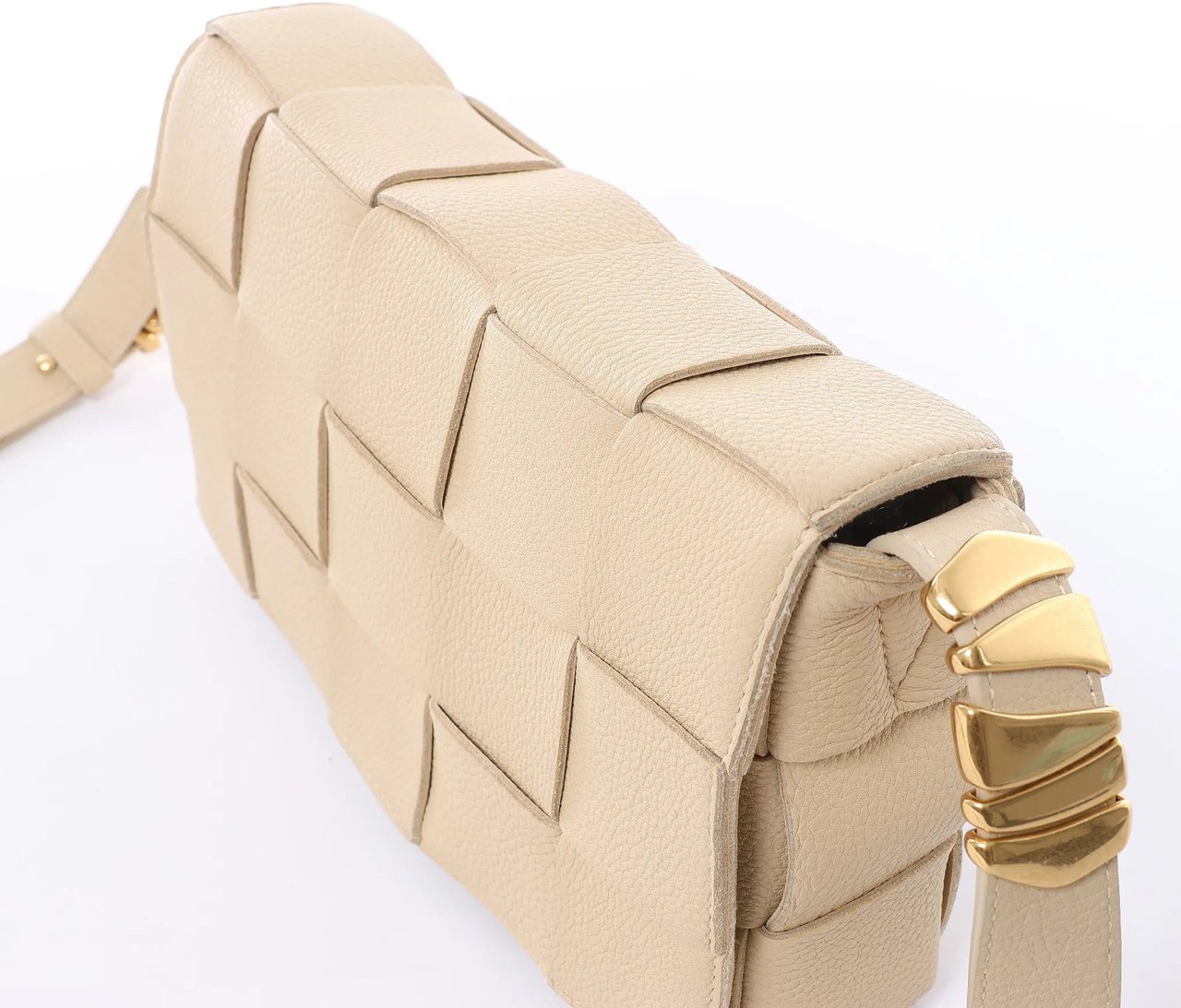 Bottega Veneta Cassette Maxi Intrecciato Leather Crossbody Bag in Beige Beige