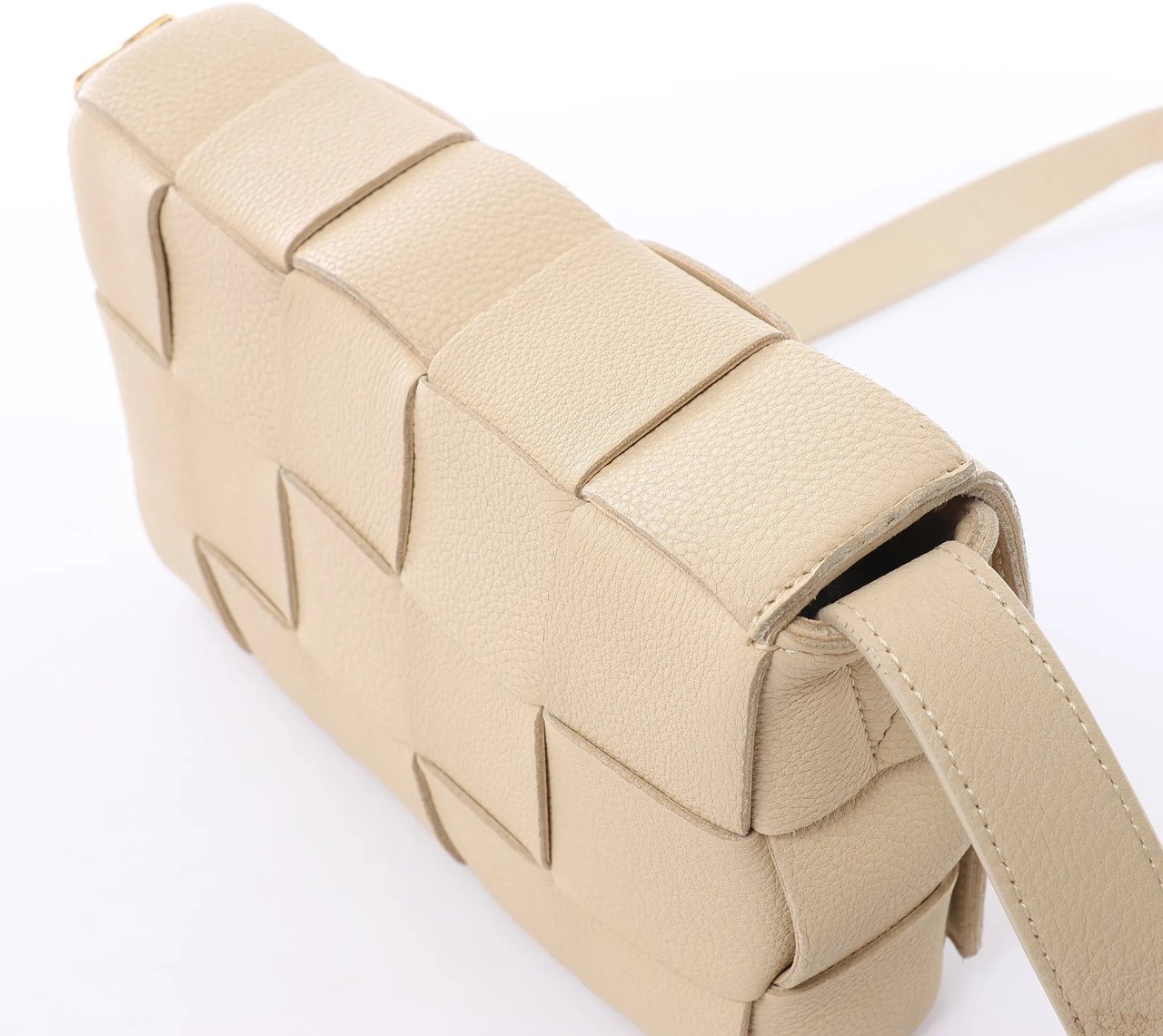 Bottega Veneta Cassette Maxi Intrecciato Leather Crossbody Bag in Beige Beige