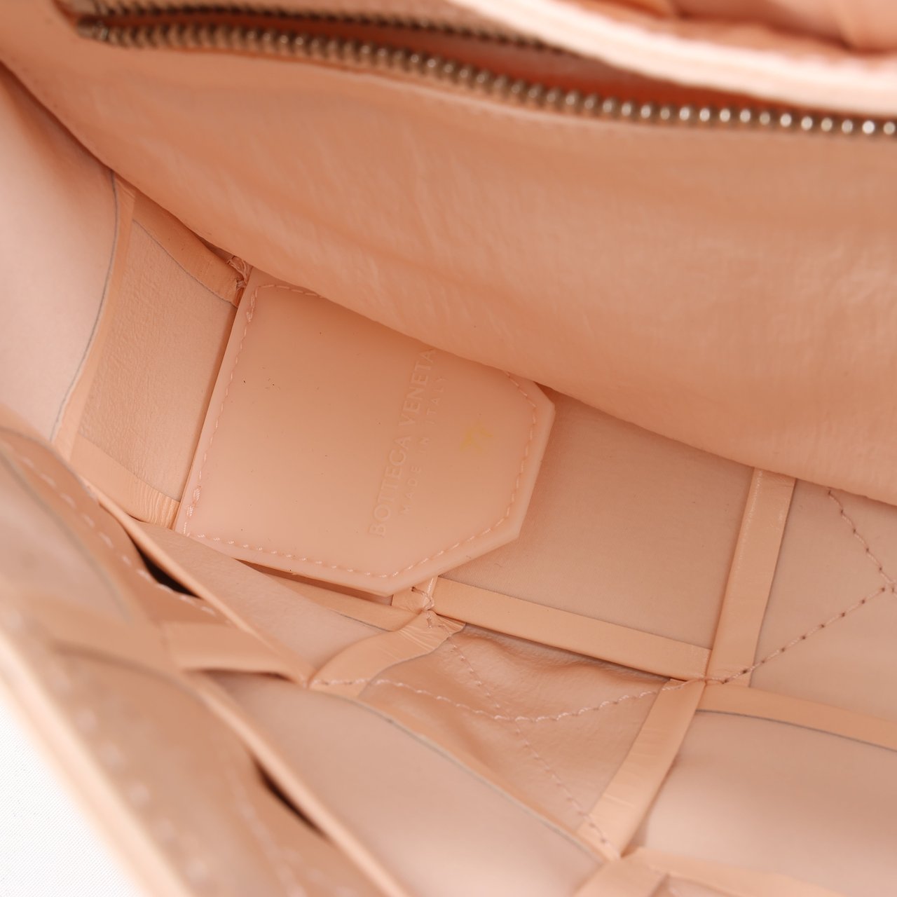 Bottega Veneta Maxi Intrecciato Cassette Leather Shoulder Bag in Powder Beige Beige