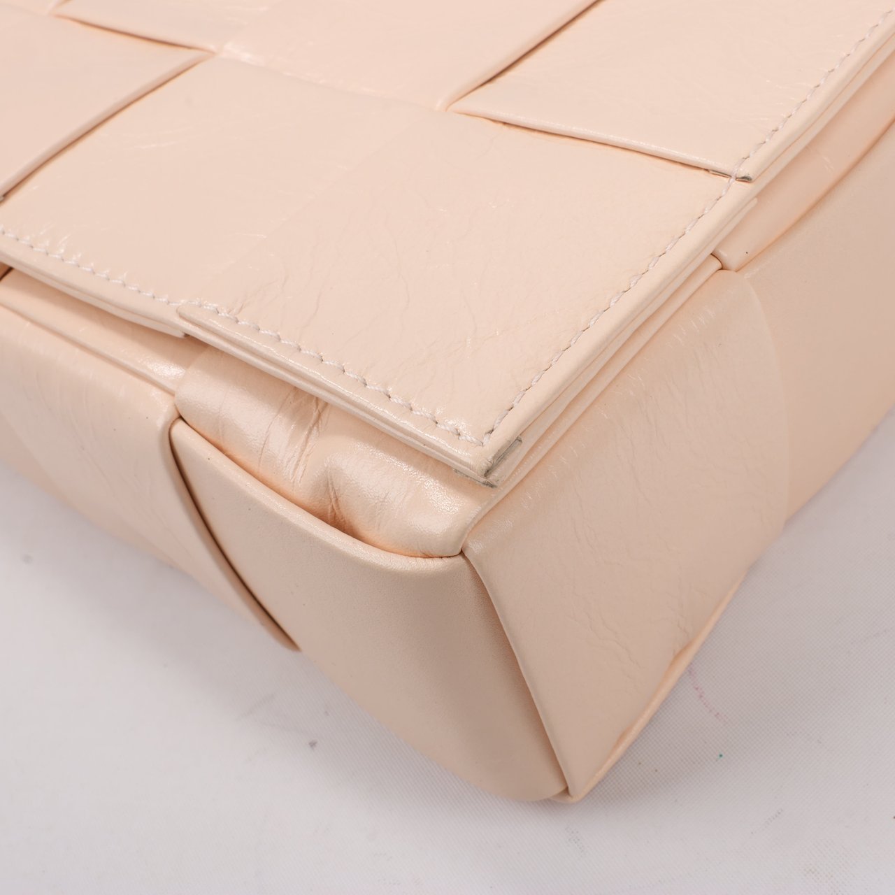 Bottega Veneta Maxi Intrecciato Cassette Leather Shoulder Bag in Powder Beige Beige