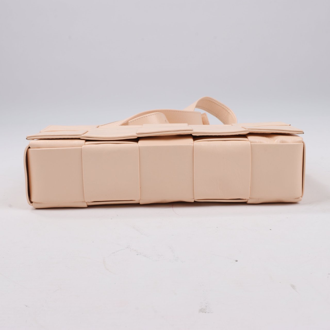Bottega Veneta Maxi Intrecciato Cassette Leather Shoulder Bag in Powder Beige Beige