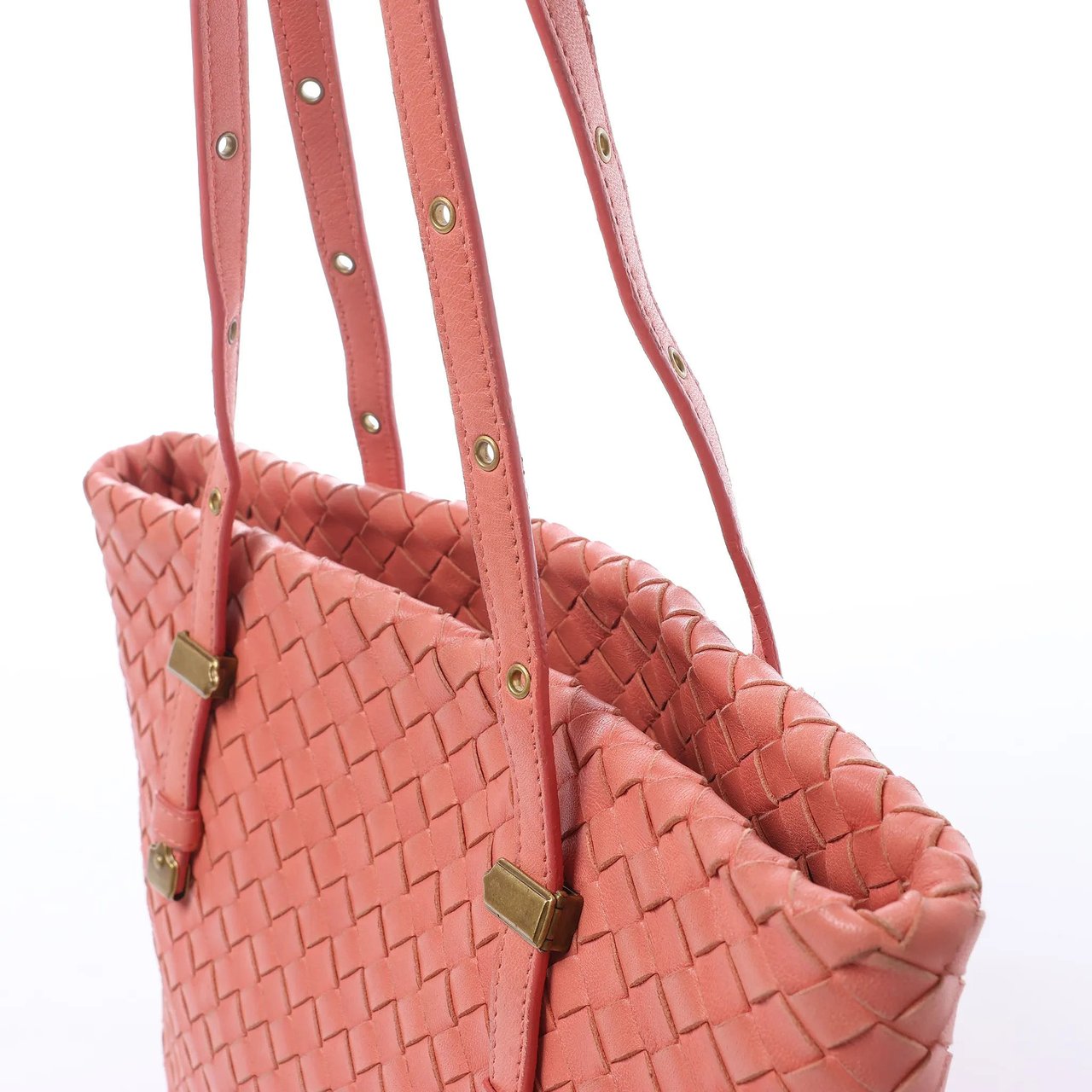 Bottega Veneta Intrecciato Leather Shoulder Bag in Pink Roze