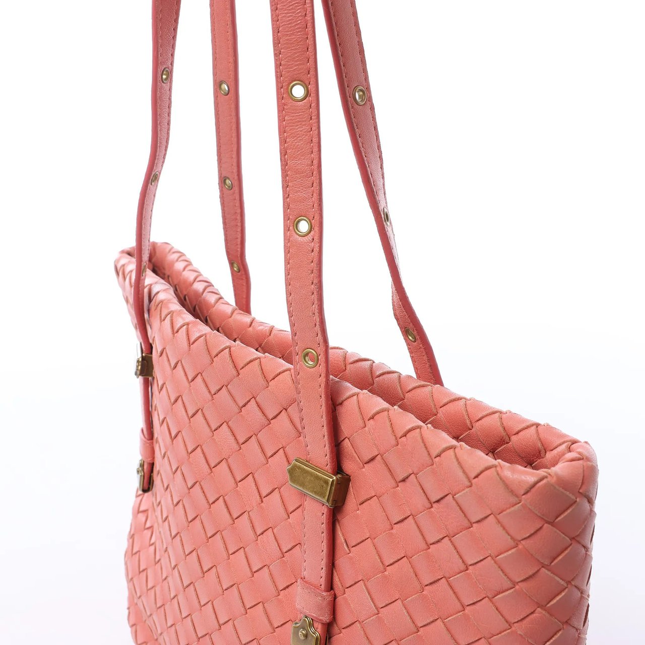 Bottega Veneta Intrecciato Leather Shoulder Bag in Pink Roze