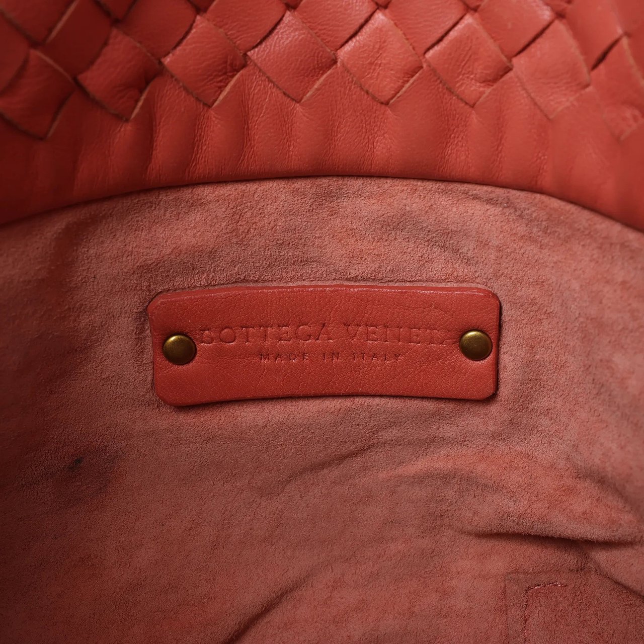 Bottega Veneta Intrecciato Leather Shoulder Bag in Pink Roze