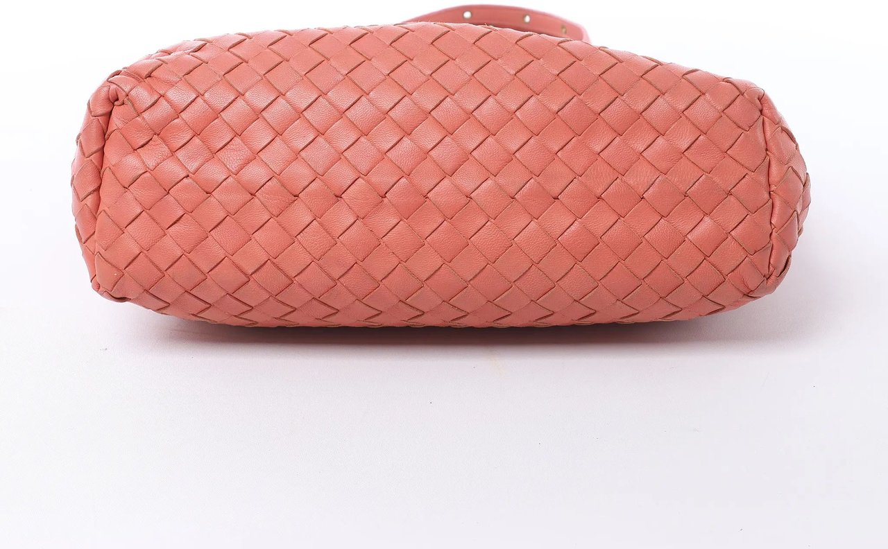 Bottega Veneta Intrecciato Leather Shoulder Bag in Pink Roze