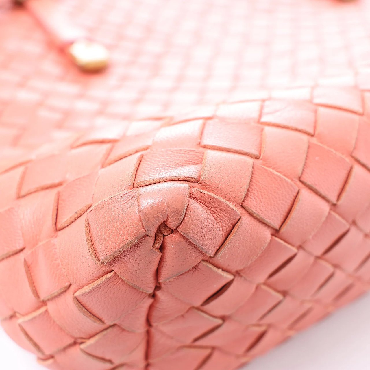 Bottega Veneta Intrecciato Leather Shoulder Bag in Pink Roze