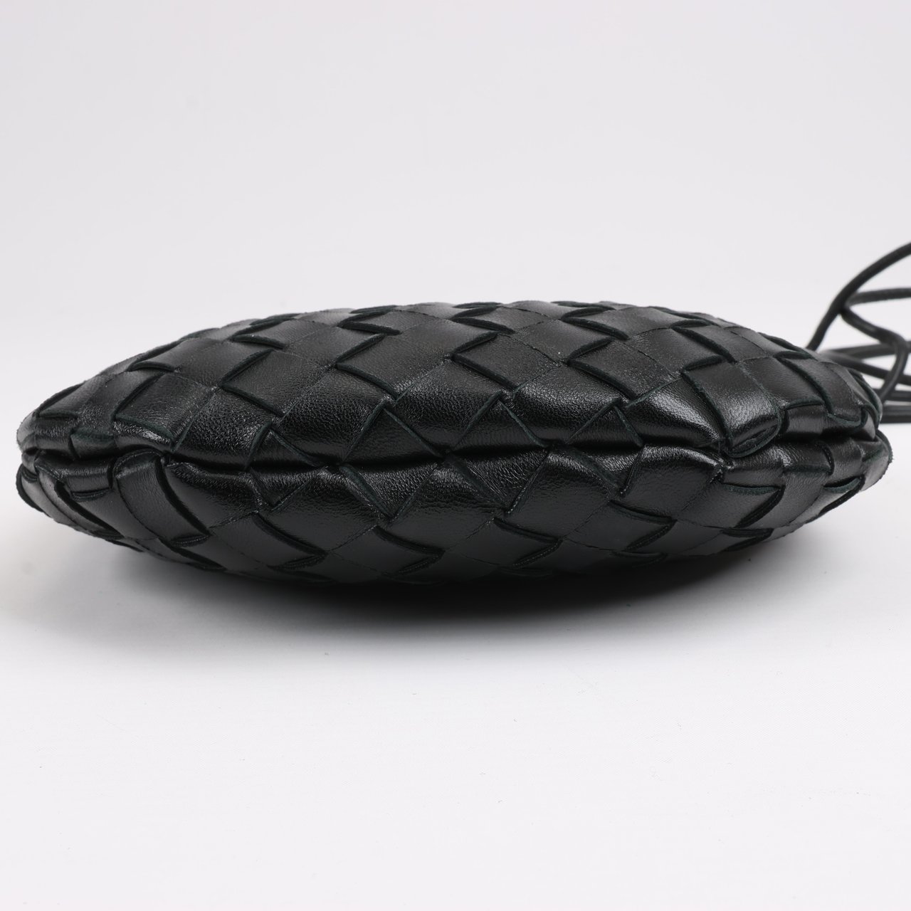 Bottega Veneta Intrecciato Sardines Leather Shoulder Bag in Black Zwart