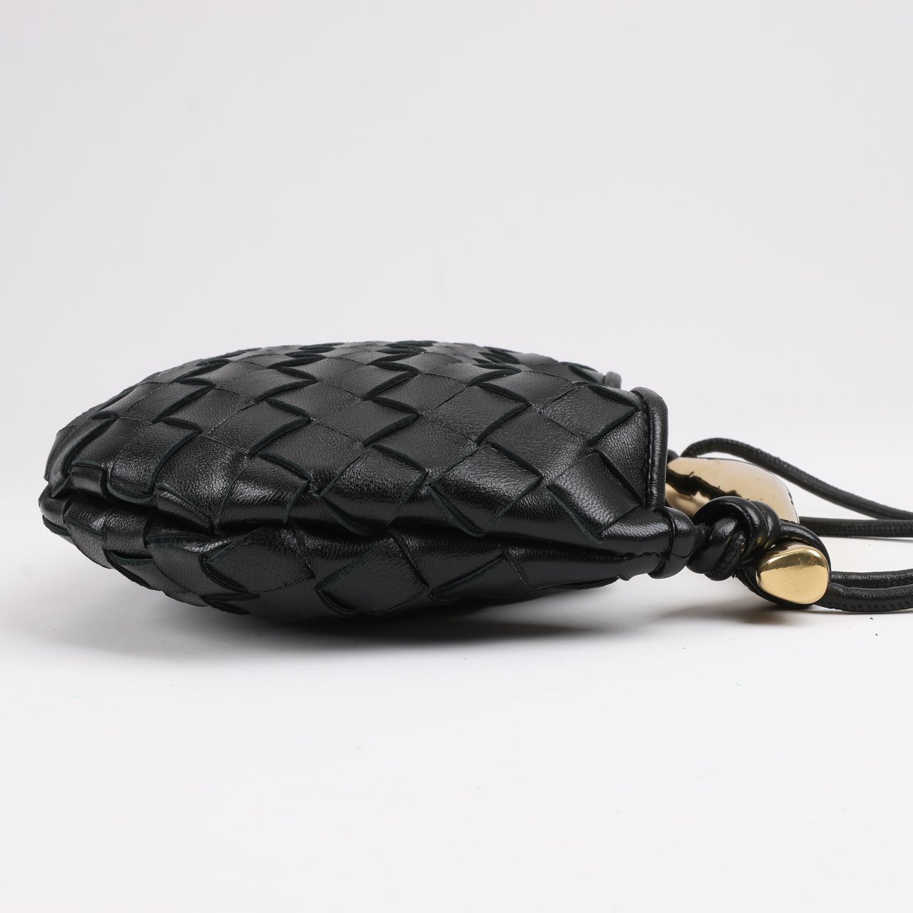Bottega Veneta Intrecciato Sardines Leather Shoulder Bag in Black Zwart