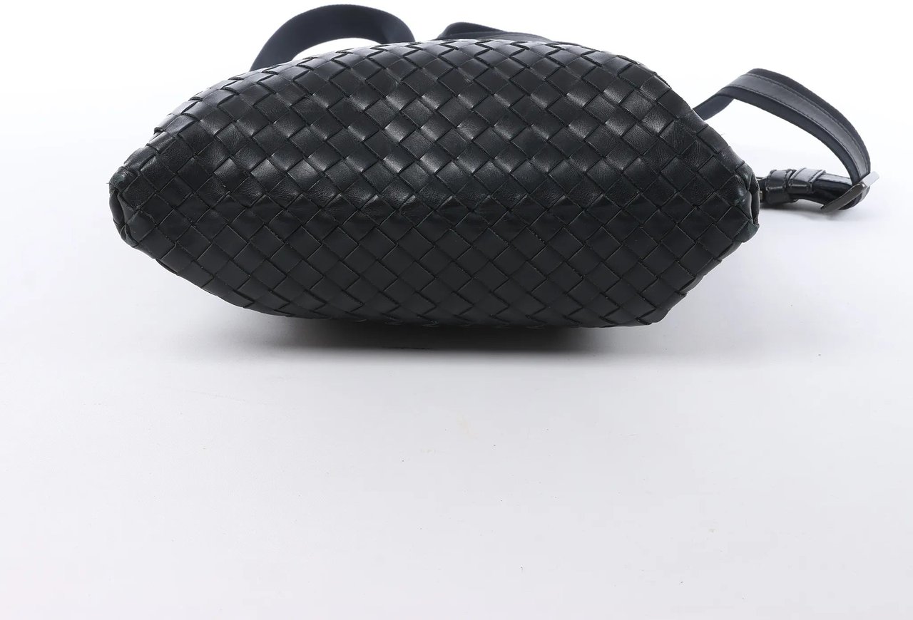 Bottega Veneta VN Intrecciato Crossbody Messenger Bag in Black Zwart