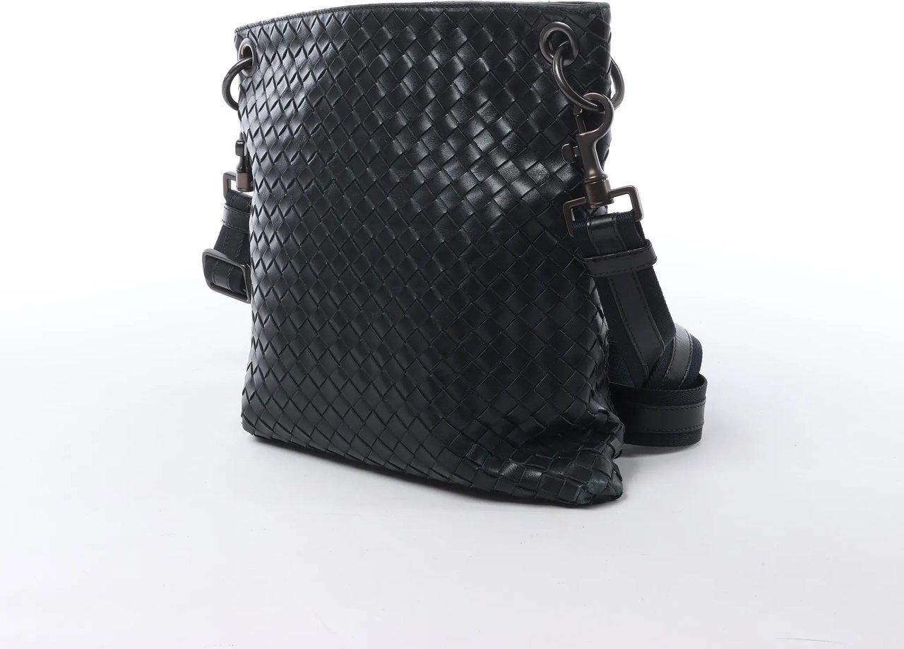 Bottega Veneta VN Intrecciato Crossbody Messenger Bag in Black Zwart