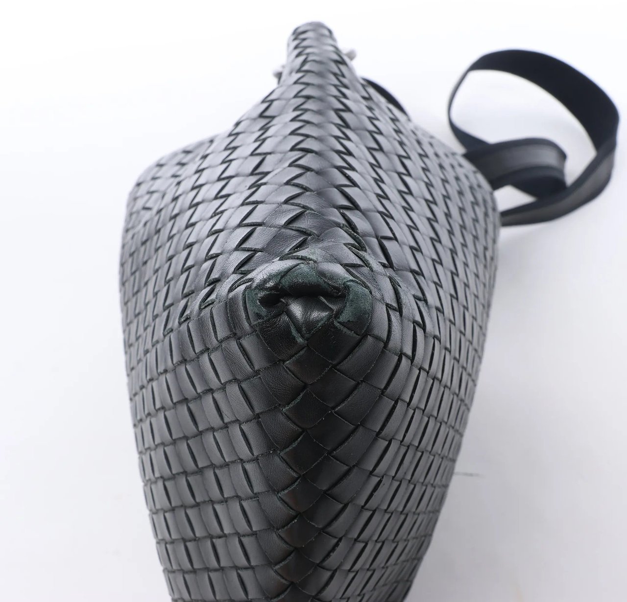 Bottega Veneta VN Intrecciato Crossbody Messenger Bag in Black Zwart