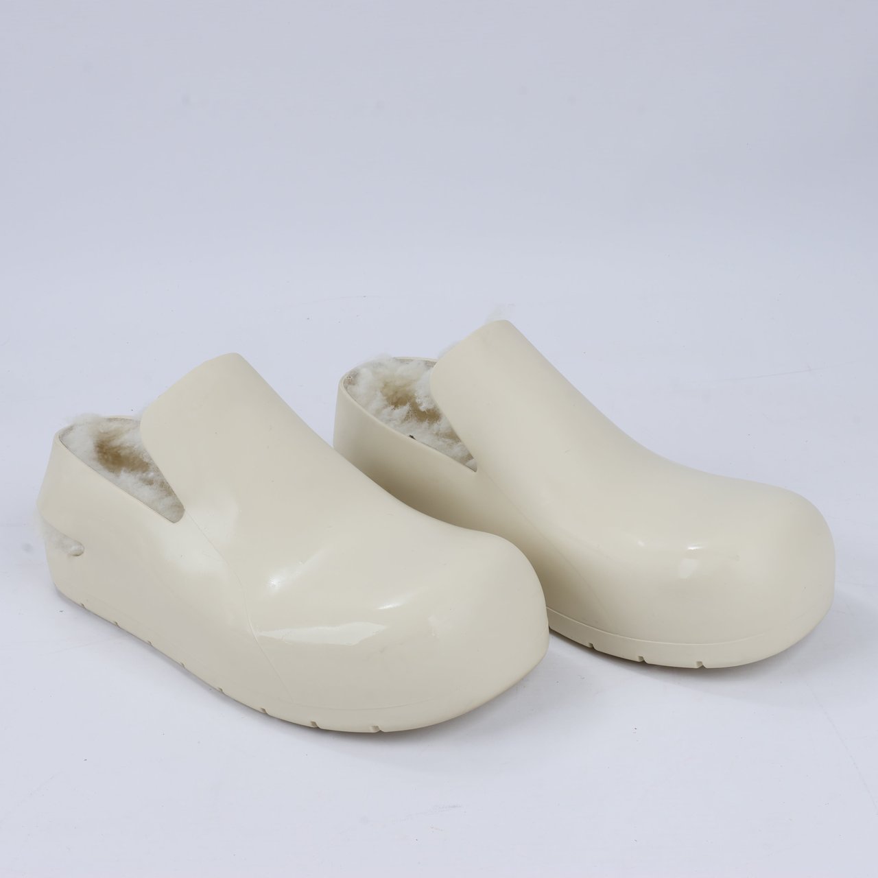 Bottega Veneta Puddle Shearling Cozy Matt Rubber Low Top Shoes in Ivory Beige