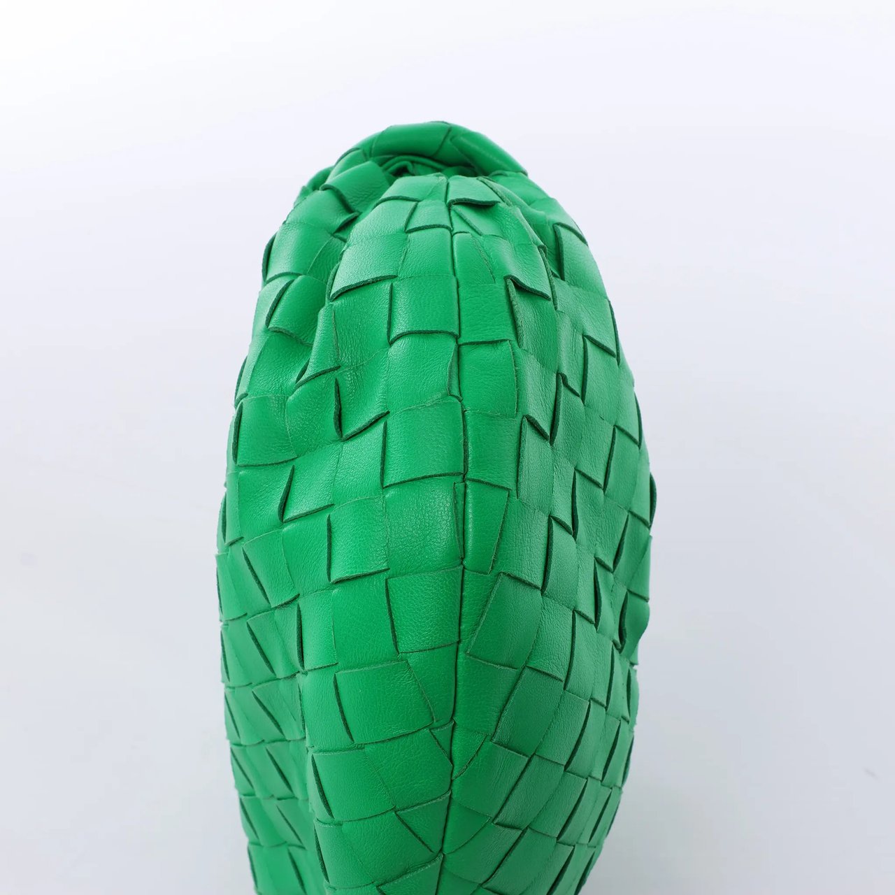 Bottega Veneta Jodie Mini Intrecciato Leather Handbag in Green Groen