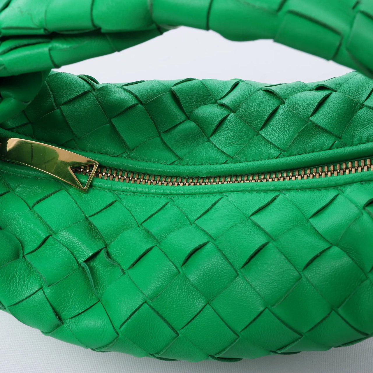 Bottega Veneta Jodie Mini Intrecciato Leather Handbag in Green Groen