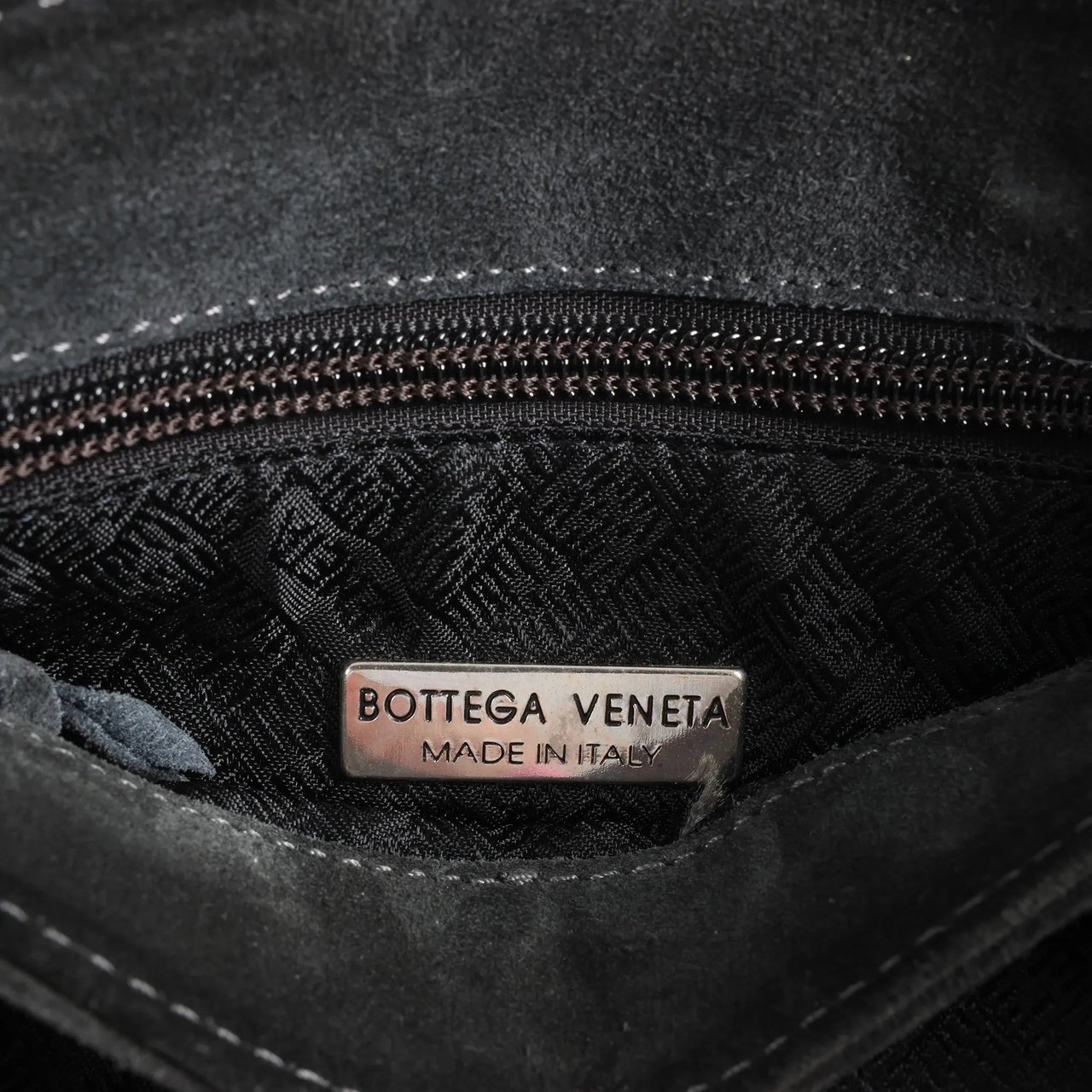 Bottega Veneta Suede 2Way Handbag in Gray Grijs