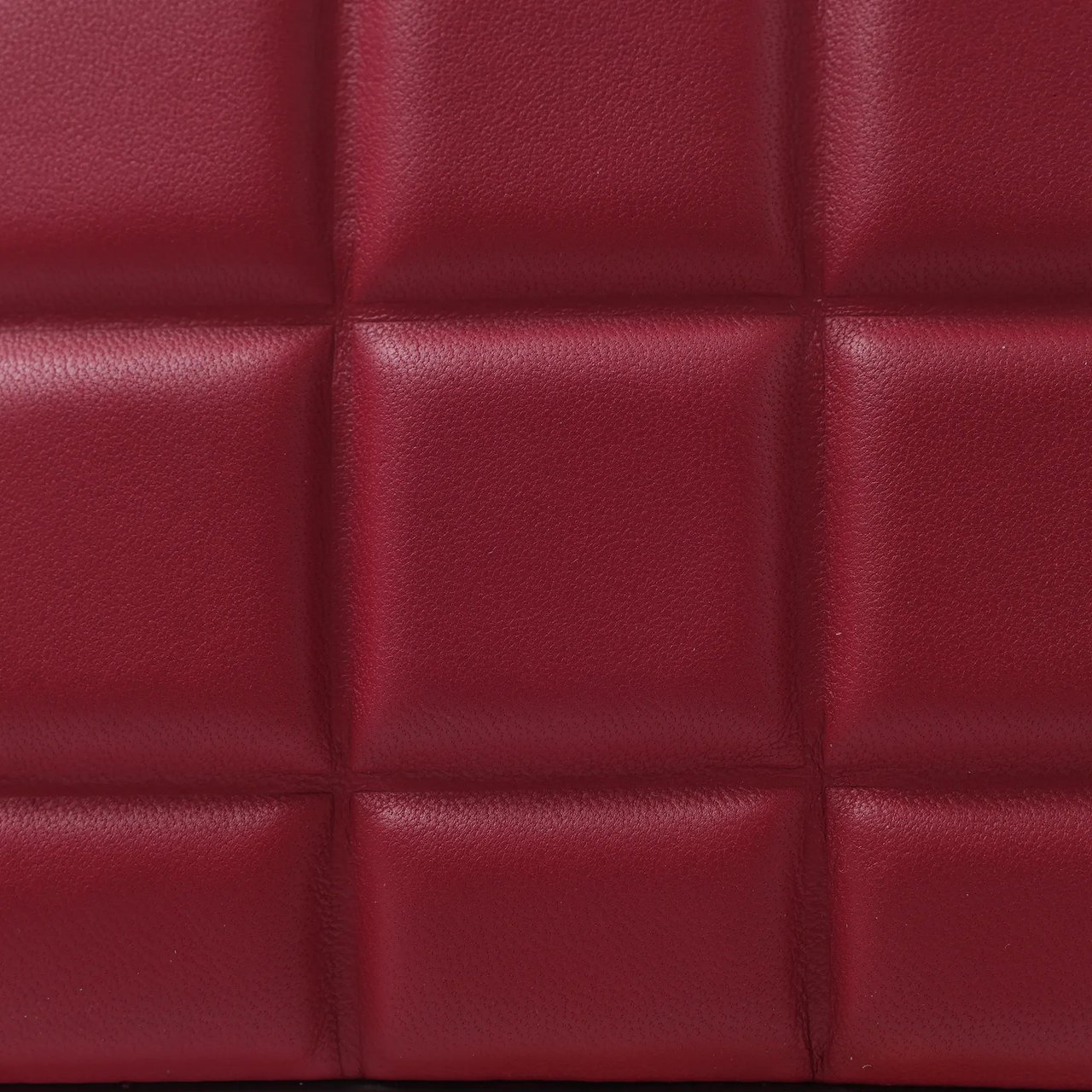 Bottega Veneta Half Moon Padded Leather Crossbody Bag in Burgundy 593165 Zwart