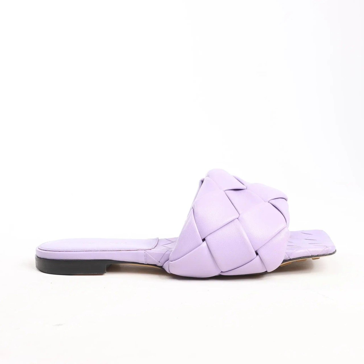 Bottega Veneta Lido Intrecciato Leather Sandals in Purple, Size 37 EU Paars