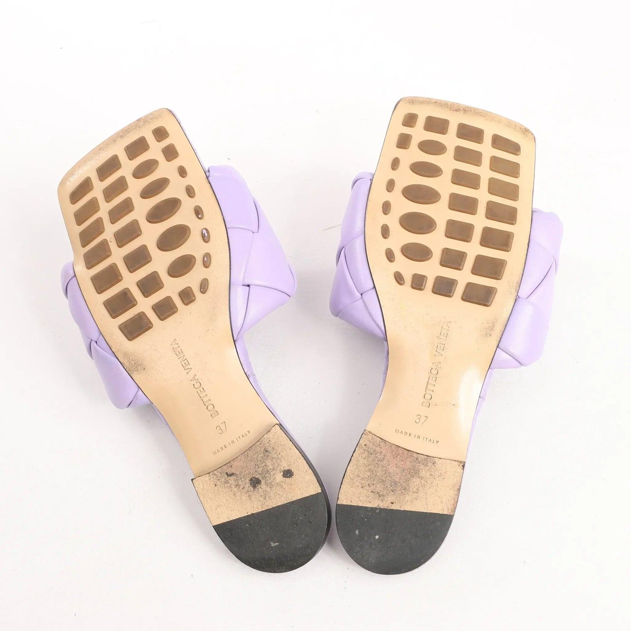 Bottega Veneta Lido Intrecciato Leather Sandals in Purple, Size 37 EU Paars