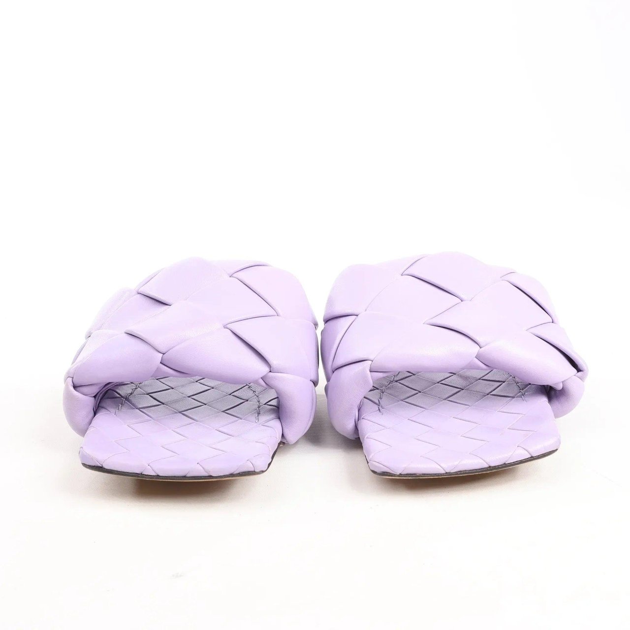 Bottega Veneta Lido Intrecciato Leather Sandals in Purple, Size 37 EU Paars