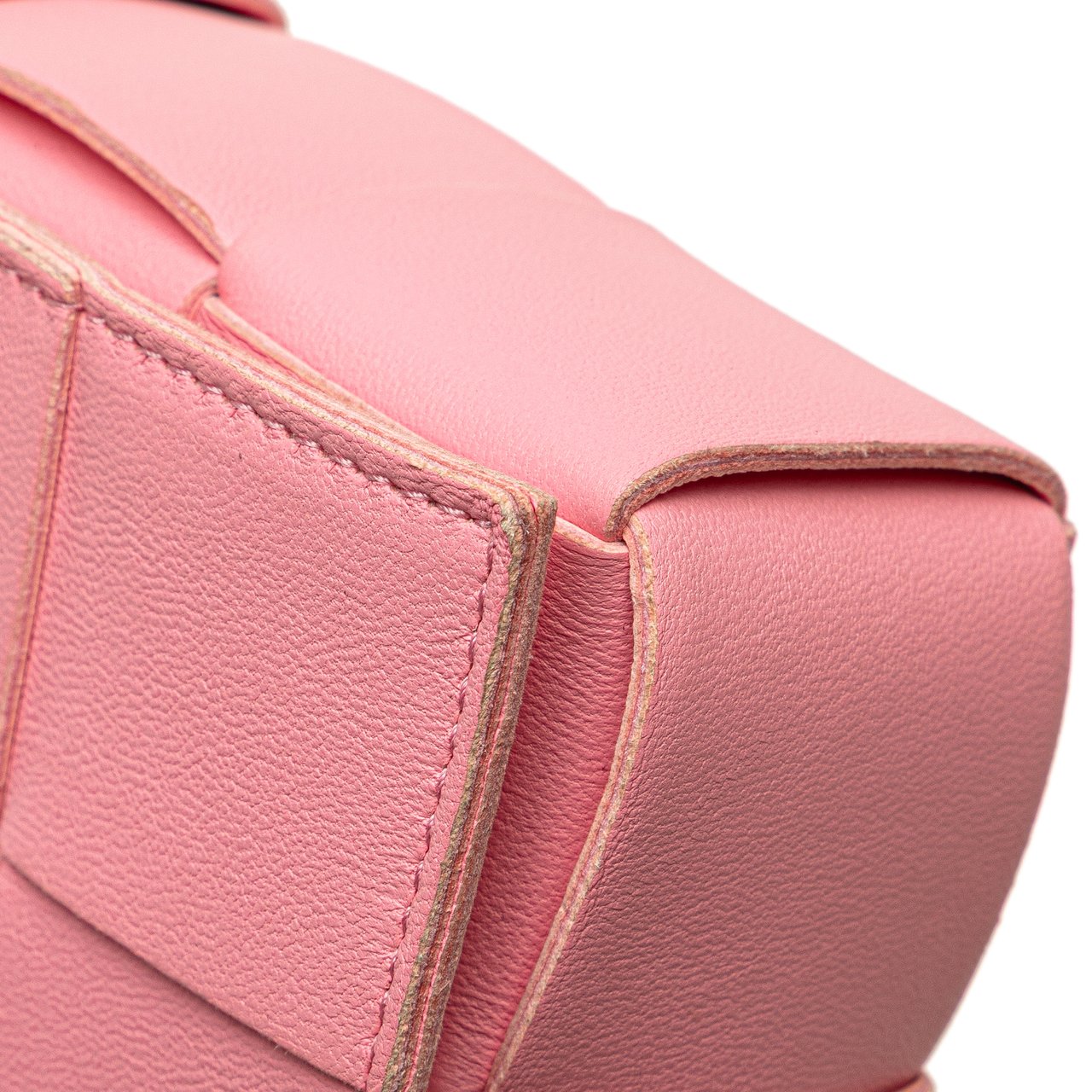 Bottega Veneta Candy Nappa Intrecciato Cassette Crossbody Roze