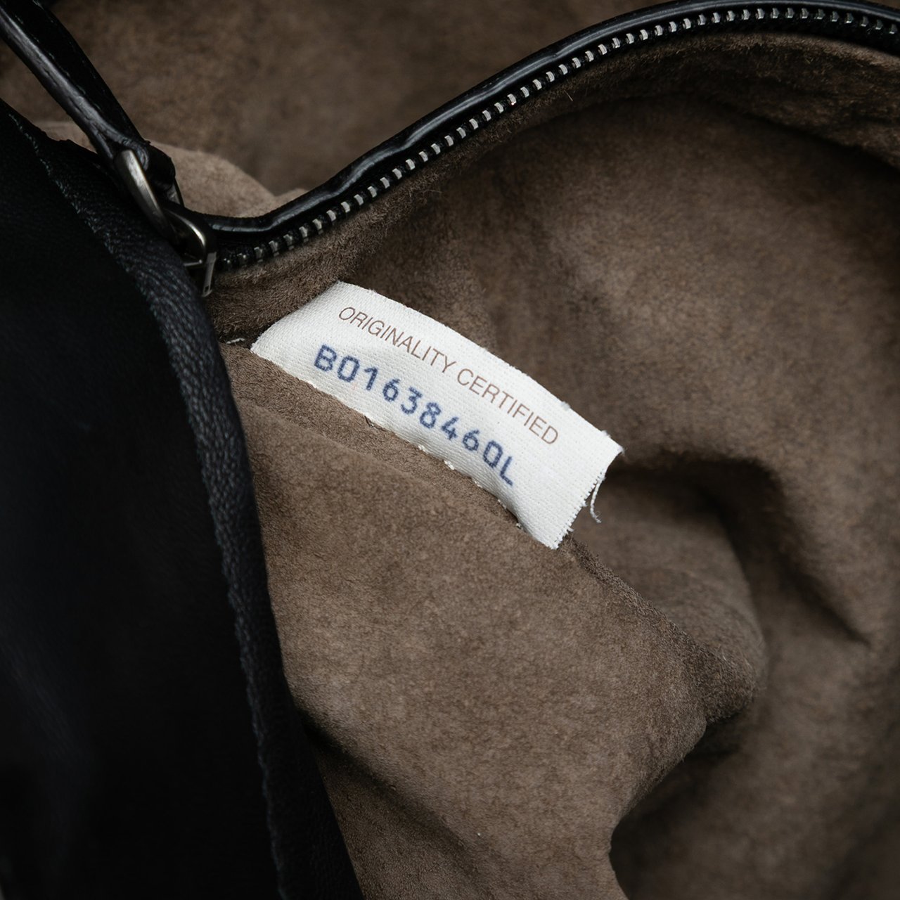 Bottega Veneta Nappa Intrecciato Belted Flat Tote Zwart