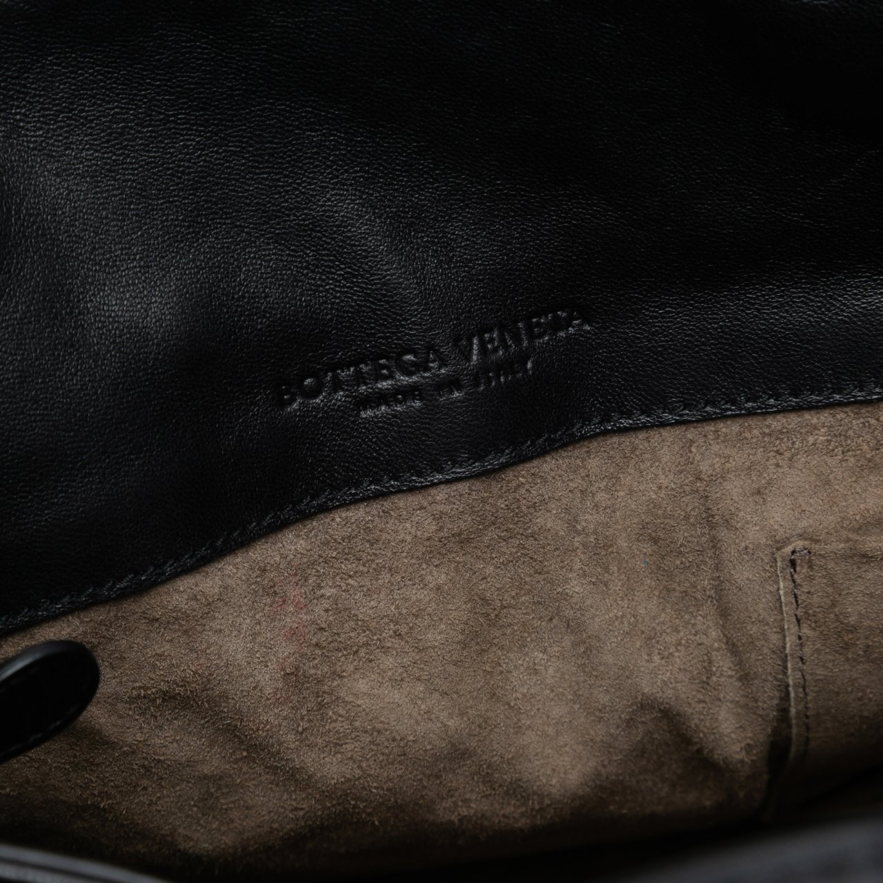 Bottega Veneta Nappa Intrecciato Belted Flat Tote Zwart