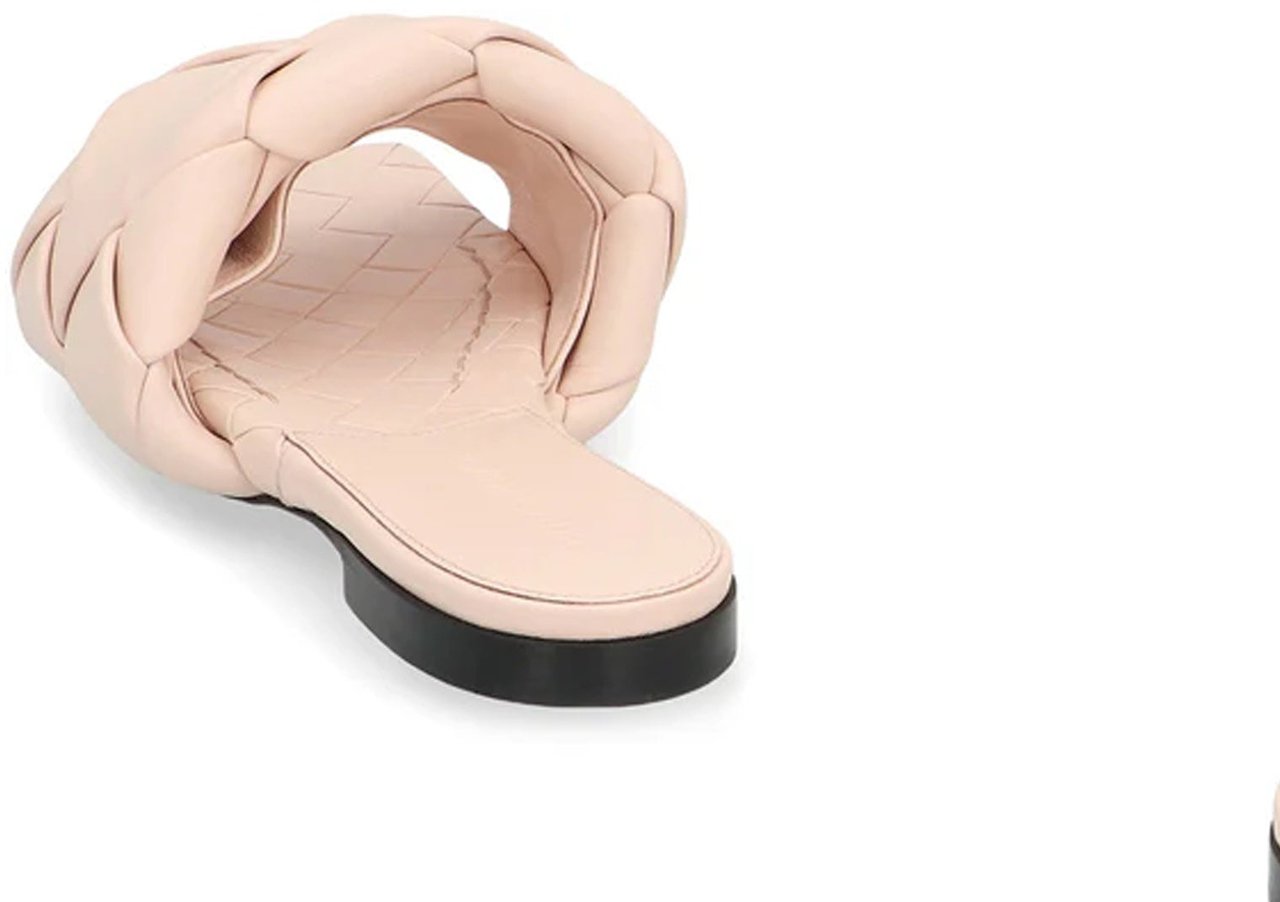 Bottega Veneta Lido Leather Flat Sandals Roze