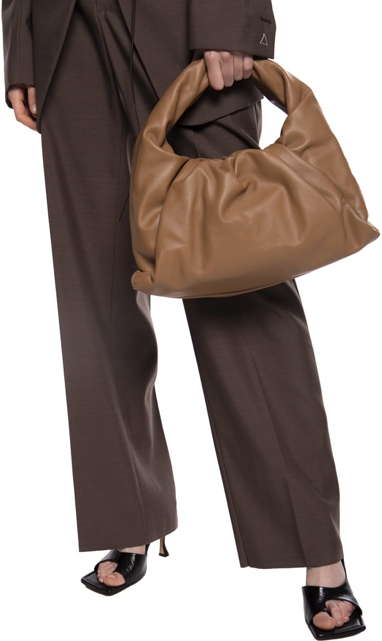 Bottega Veneta The Shoulder Pouch Hobo Bag Bruin