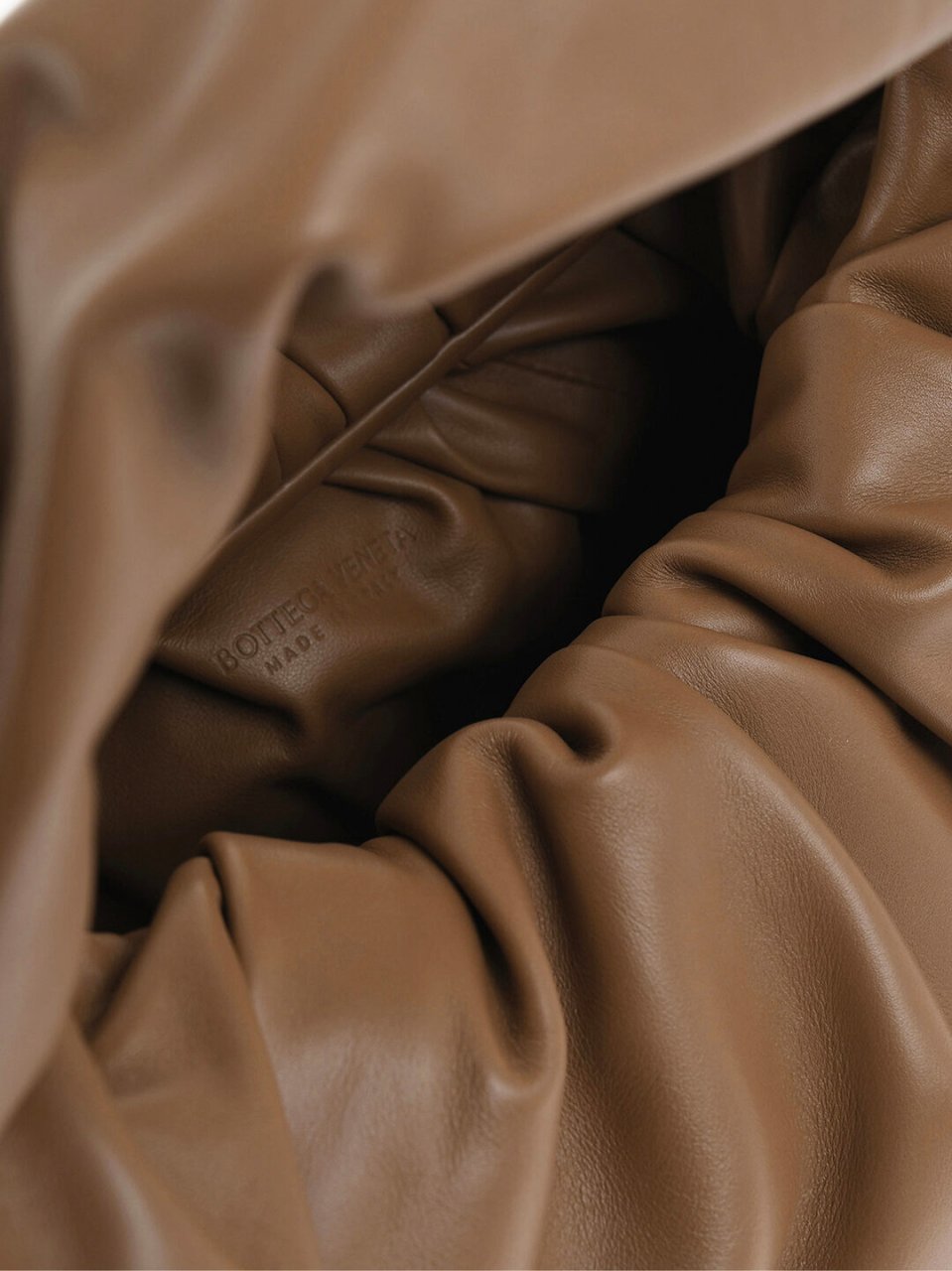 Bottega Veneta The Shoulder Pouch Hobo Bag Bruin