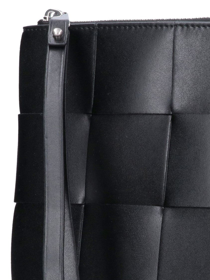 Bottega Veneta Large Intrecciato Leather Clutch With Removable Zipper Pull Zwart