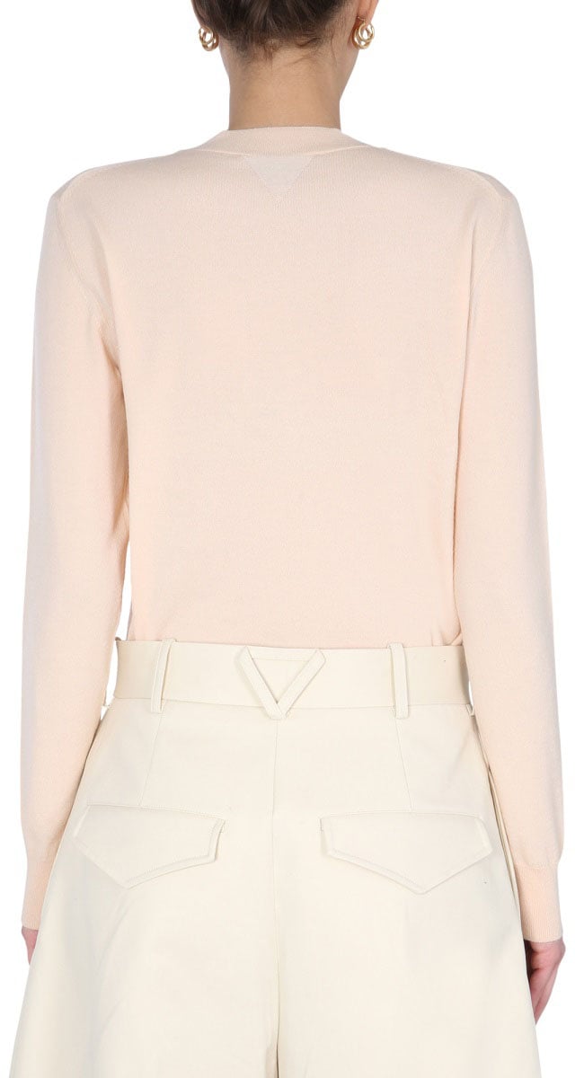 Bottega Veneta Lightweight Cashmere Blend Long Sleeved Sweater Neutraal