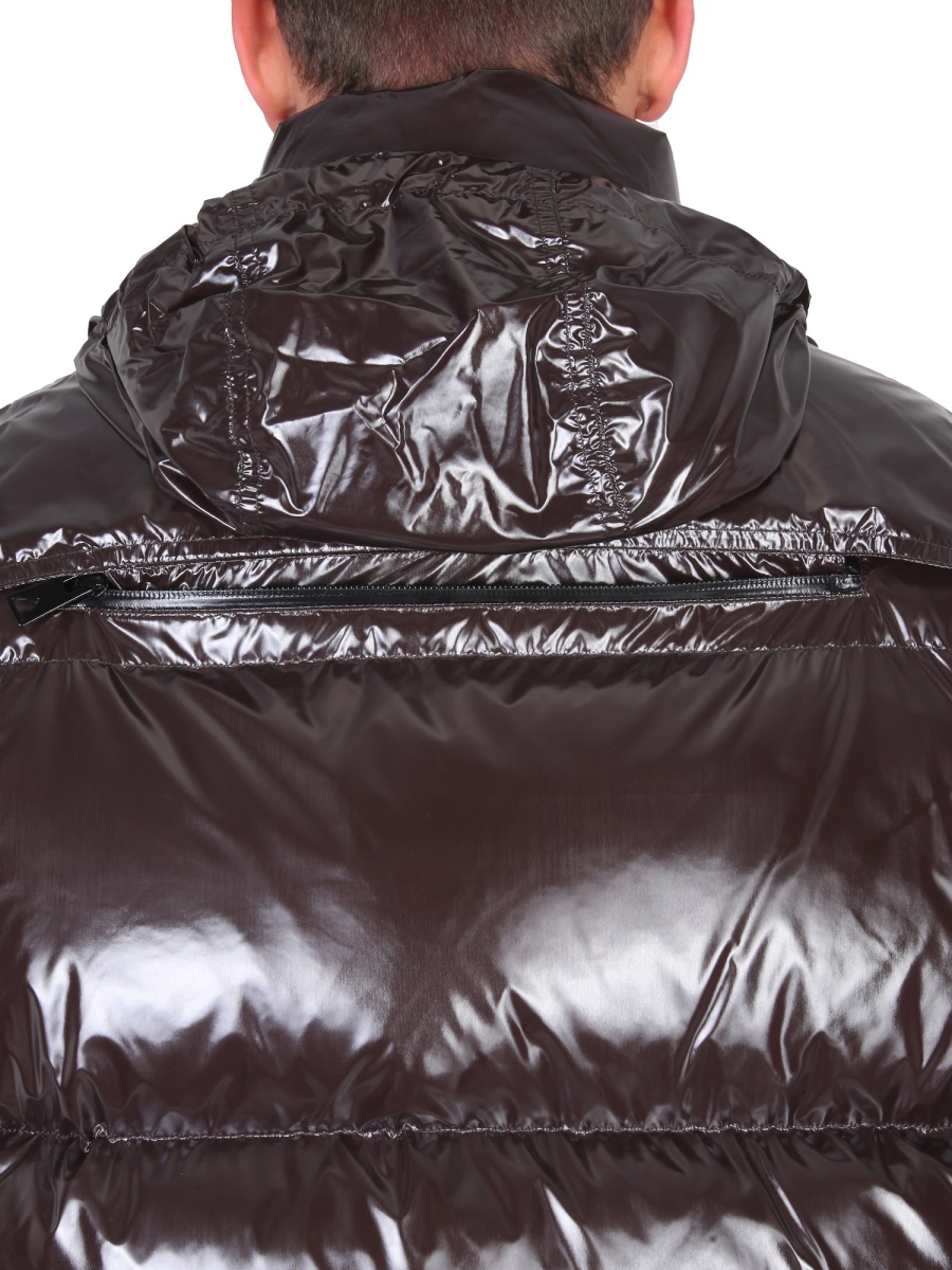 Bottega Veneta Short Glossy Puffer Jacket with Adjustable Hood Grijs