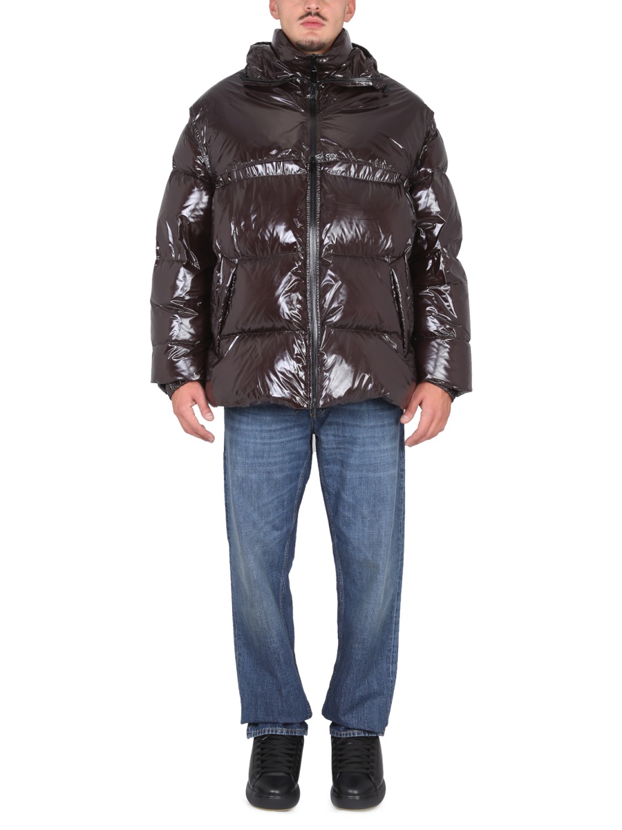 Bottega Veneta Short Glossy Puffer Jacket with Adjustable Hood Grijs