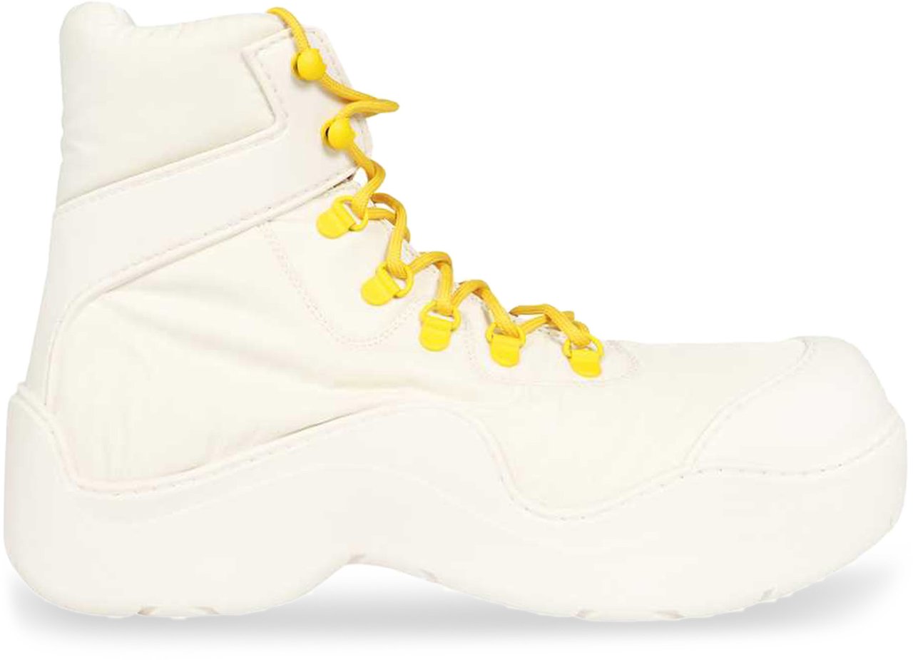 Bottega Veneta Puddle Bomber lace-up boots Wit