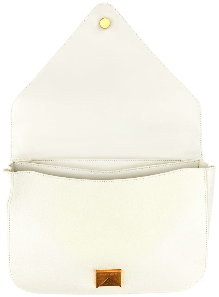 Bottega Veneta Compact Shoulder Bag with Adjustable Leather Strap Neutraal
