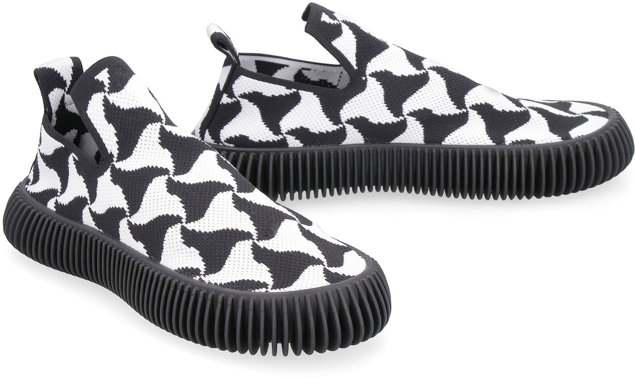 Bottega Veneta Wavy Triangle slip-on sneakers Zwart