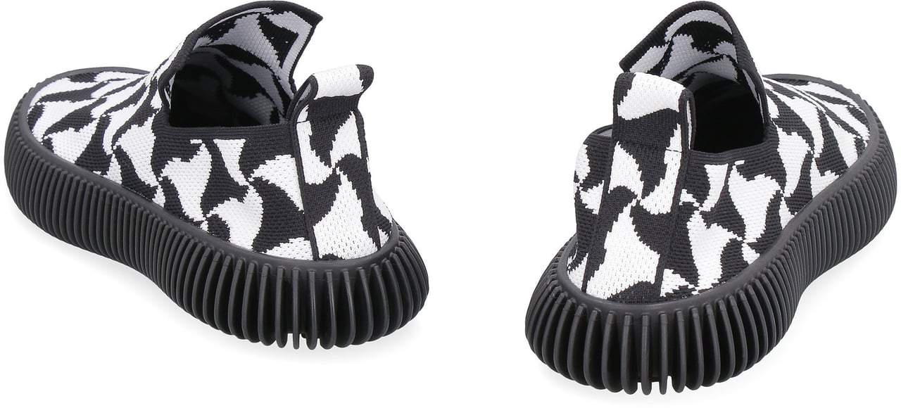 Bottega Veneta Wavy Triangle slip-on sneakers Zwart