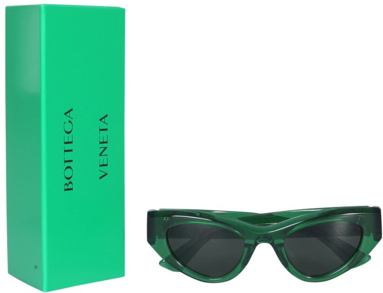 Bottega Veneta Cat-Eye Sunglasses with Bold Acetate Frame Zwart
