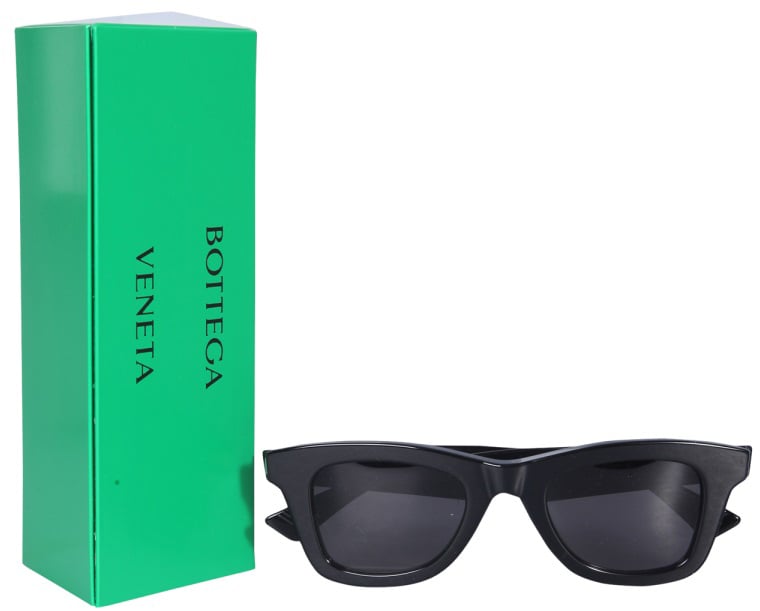 Bottega Veneta "Classic" Sunglasses Grijs