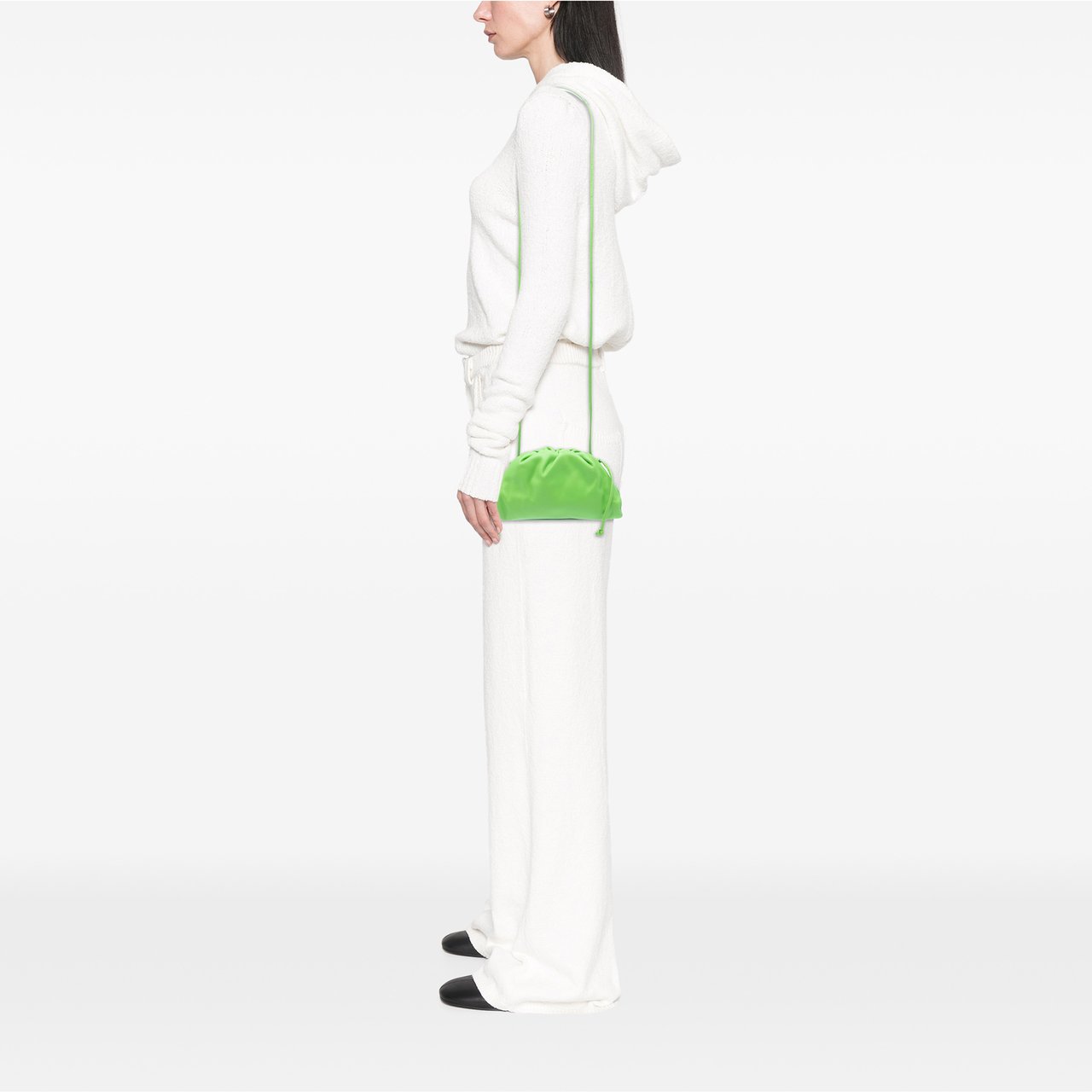 Bottega Veneta Lambskin The Mini Pouch Crossbody Groen