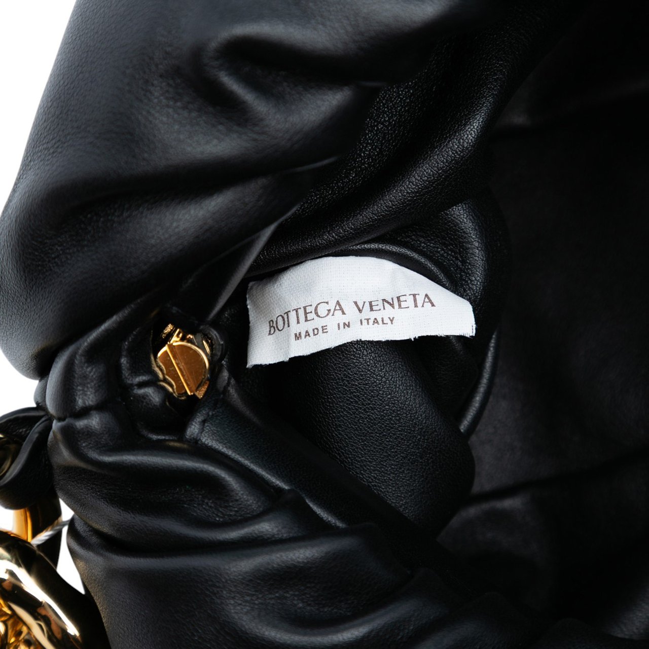 Bottega Veneta Small Lambskin Chain Pouch Zwart