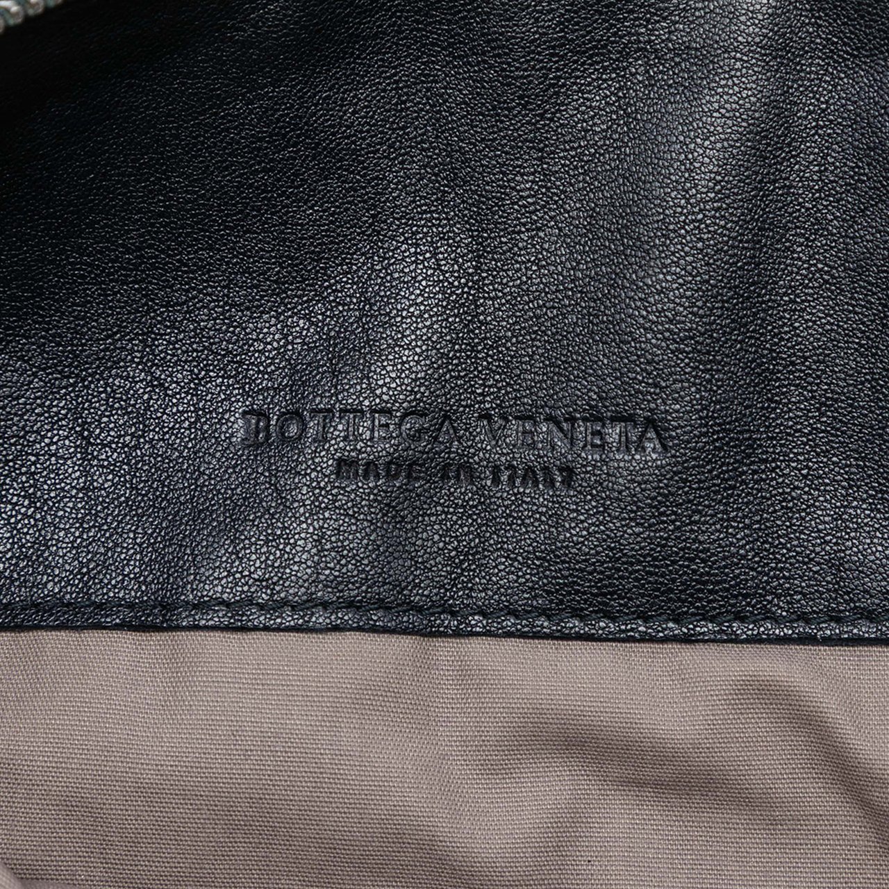 Bottega Veneta Tricolor Nappa Intrecciato Clutch Zwart