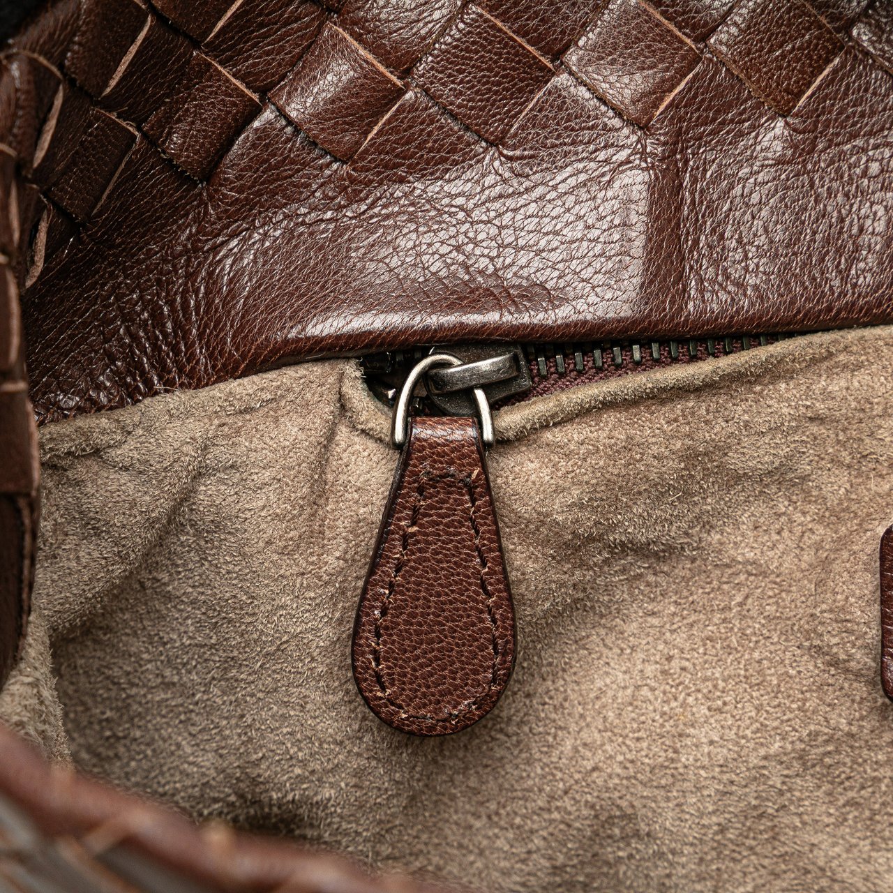 Bottega Veneta Bicolor Nappa Intrecciato Bucket Bag Bruin