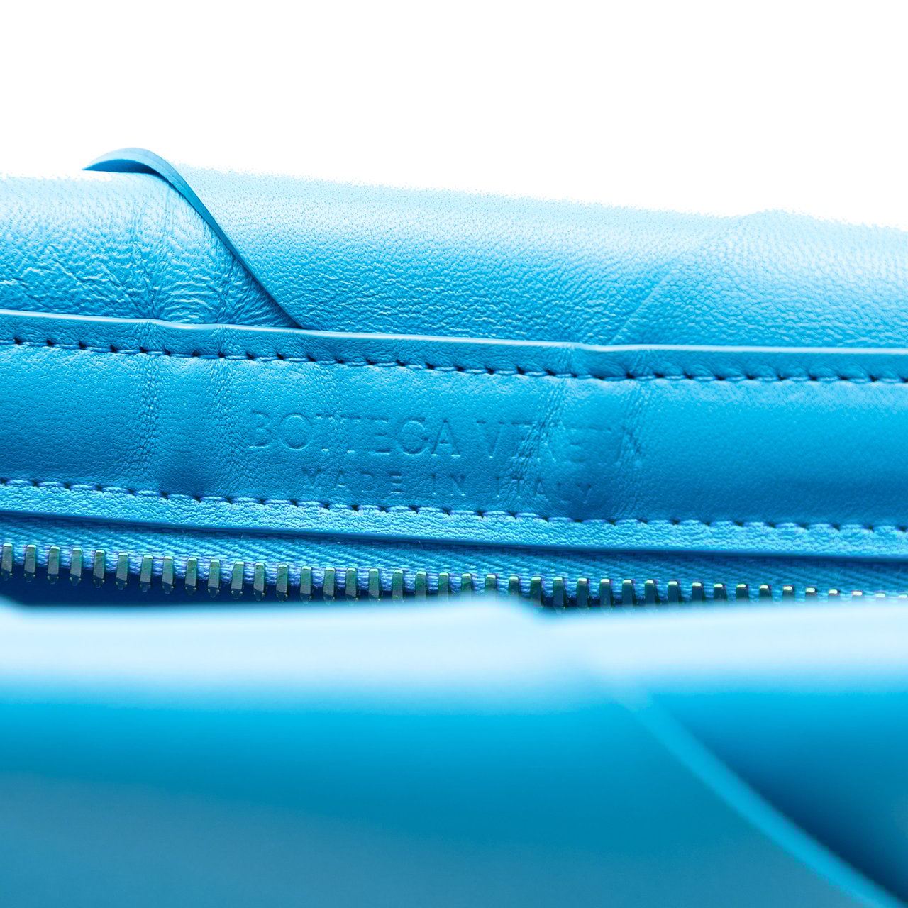 Bottega Veneta Nappa Maxi Intrecciato Clutch Blauw