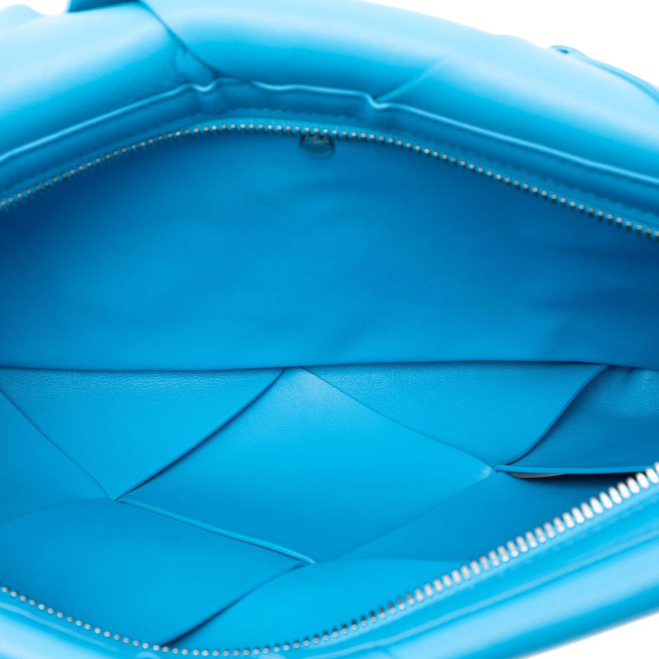 Bottega Veneta Nappa Maxi Intrecciato Clutch Blauw