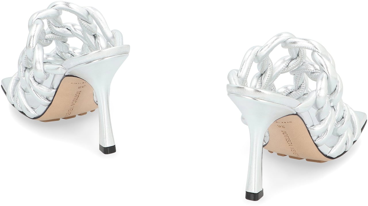 Bottega Veneta Leather Stretch sandal Zilver